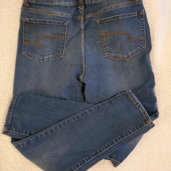 Time & Tru womens Size 14 high rise Skinny. Blue jeans. - Picture 4 of 6